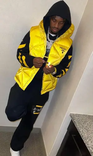 Lil Tjay’s Outfit in Prada Jacket, Off-White Hoodie & Nike Sneakers (2021)