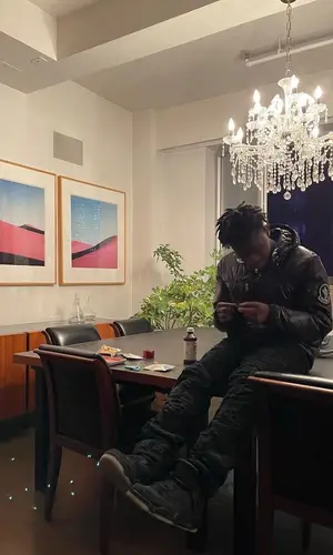 SSGKobe wearing Moncler jacket