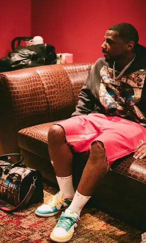 Fabolous wearing Ferragamo belt