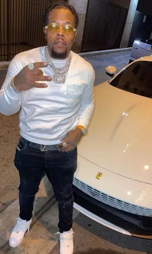 Rowdy Rebel’s Outfit in Valentino Sweatshirt, Amiri Jeans & Louis Vuitton Belt (2021)