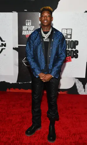 Yung Bleu’s Outfit in Rich God Jacket & Bottega Veneta T-Shirt (2021)