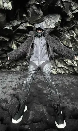 Bloody Osiris wearing Dainese glov