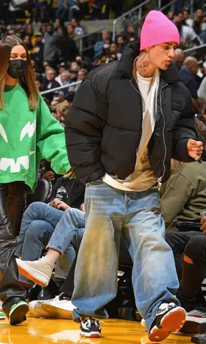 Justin Bieber’s Outfit in Jacquemus Jacket, Balenciaga Jeans & X Karla Hat (2021)