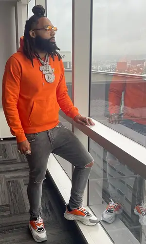 Money Man’s Outfit in Dior Hoodie & Amiri Jeans (2021)
