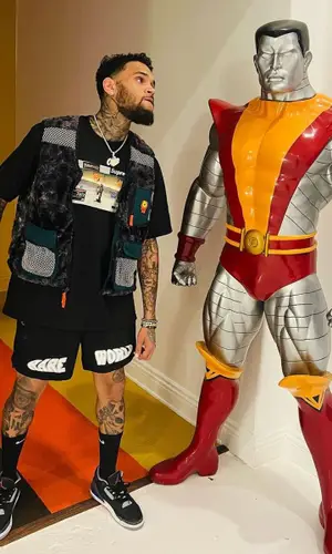 Chris Brown’s Outfit in Brain Dead Jacket, Supreme T-Shirt & Jordan Sneakers (2021)