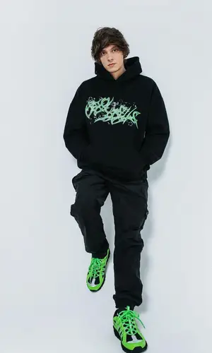 OG Buda’s Outfit in Supreme Sneakers, Nike & Versace Underwear (2021)