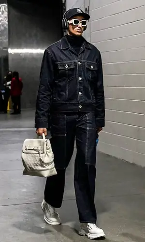 Kyle Kuzma wearing Gucci eyewear