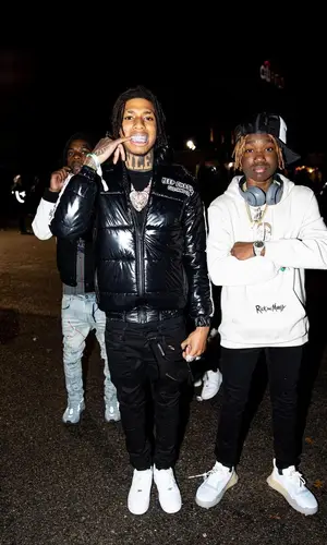 YNW BSlime’s Outfit in H&M Hoodie, Amiri Jeans & Off-White Sneakers (2021)