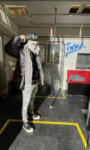 Yeat wearing Dior sneakers