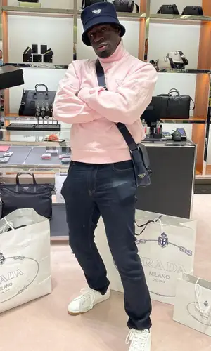 G4 Boyz Buggy wearing Prada bag