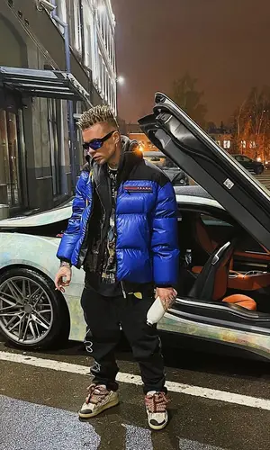 Элджей’s Outfit in Prada Jacket, Lanvin Sneakers & Givenchy Eyewear (2021)