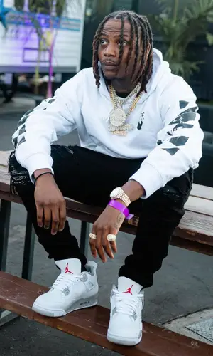 Flipp Dinero wearing Jordan sneakers
