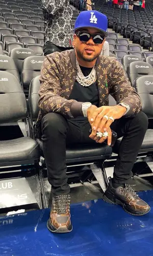 Mazi Vs wearing Louis Vuitton eyewear