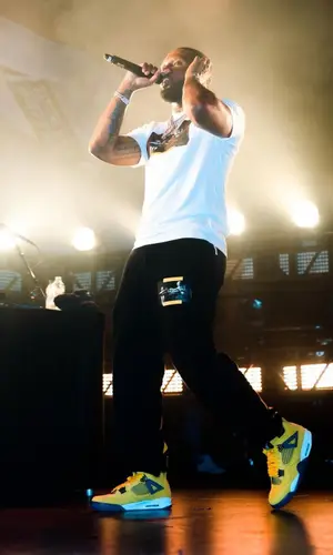 Headie One wearing Jordan sneakers