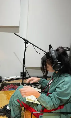 Dua Lipa wearing Gucci jacket