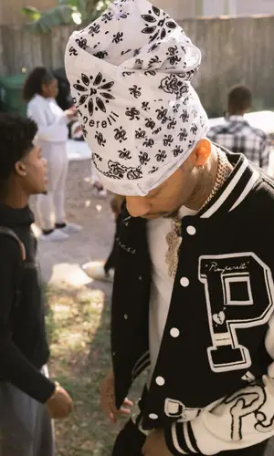 Stunna 4 Vegas wearing Pimperelli hat