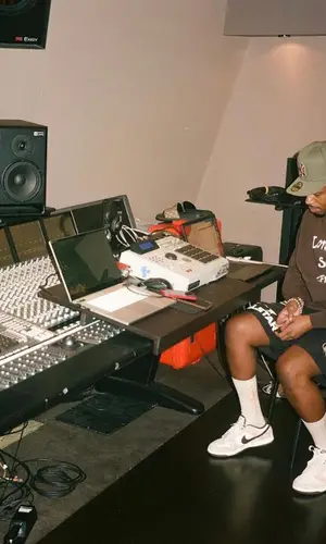 Metro Boomin wearing New Era cap