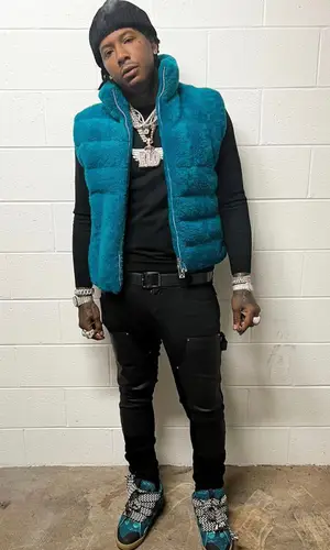 Moneybagg Yo wearing Moncler hat