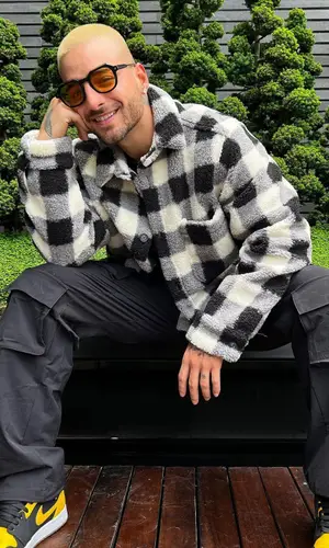 Maluma’s Outfit in Zara Shirt, Nike Sneakers & Dsquared2 Eyewear (2021)