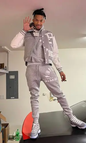 Stunna 4 Vegas wearing Pimperelli sweatshirt