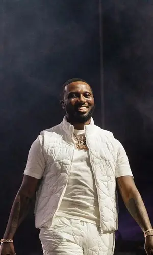 Headie One wearing Louis Vuitton t-shirt