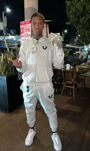 Famous Dex’s Outfit in True Religion Hoodie & Nike Sneakers (2021)