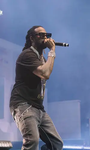 2 Chainz wearing True Religion scarf