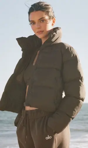 Kendall Jenner’s Outfit in Alo Yoga Jacket (2021)