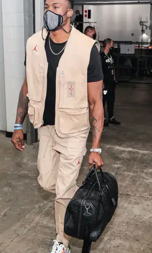 Thanasis Antetokounmpo wearing Jordan pants