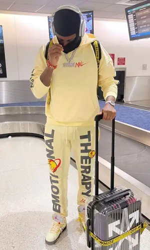 Fabolous wearing Emotional Therapy hoody