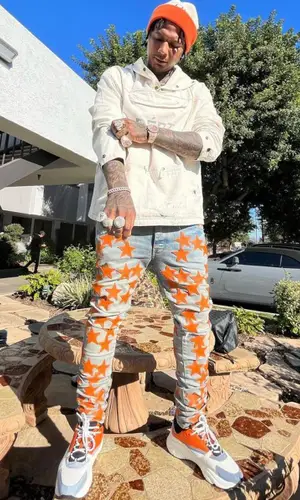 Moneybagg Yo wearing Dior hat