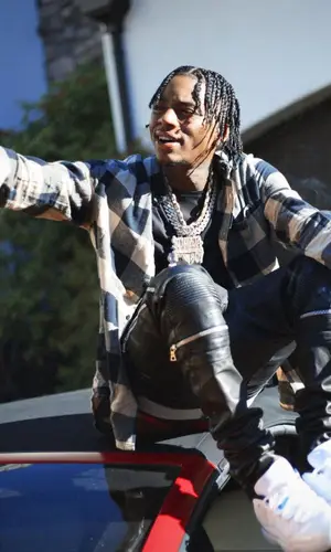 Soulja Boy wearing Louis Vuitton belt