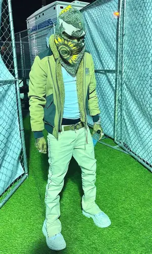 Swae Lee wearing Nevere Evern hat