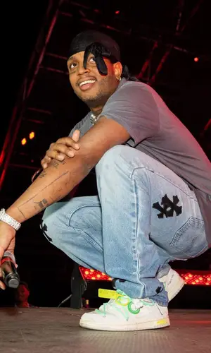 Ski Mask The Slump God’s Outfit in Chrome Hearts T-Shirt, Nike Sneakers & Off-White (2021)