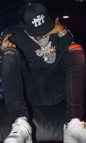 Pooh Shiesty’s Outfit in Amiri Jeans, Nike Sneakers & Chrome Hearts Cap (2021)