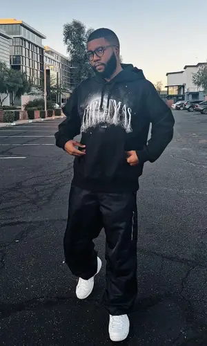 Khalid wearing Nike sneakers
