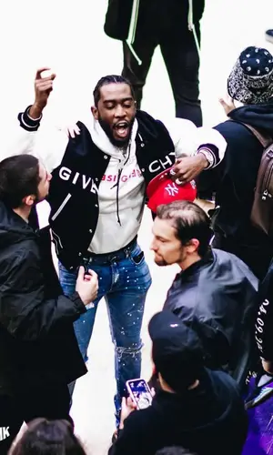 Desiigner wearing New Era cap