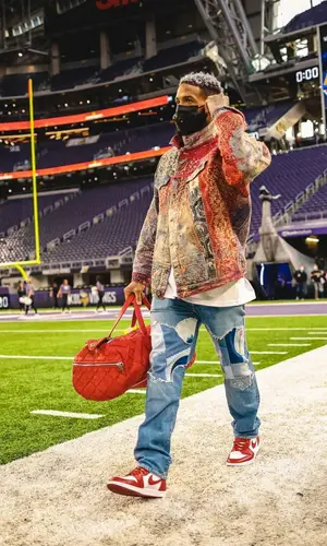 Odell Beckham Jr wearing Nike sneakers