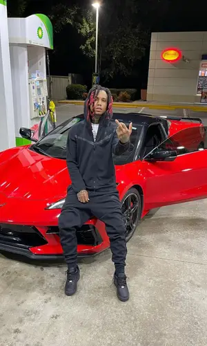 Lil Gnar’s Outfit in Nike Hoodie (2022)