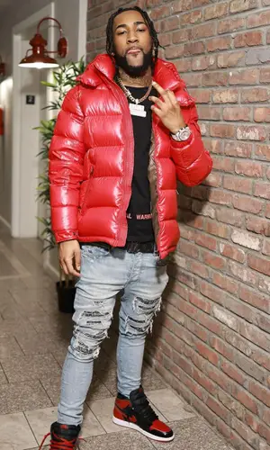Ron Suno’s Outfit in Moncler Jacket, Off-White T-Shirt & Louis Vuitton Belt (2022)