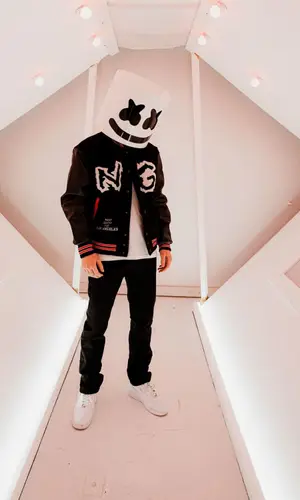 Marshmello’s Outfit in Amiri Jeans, Nike Sneakers & Marshmello Merch (2022)