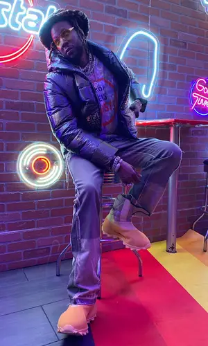 2 Chainz wearing Gallery Dept. t-shirt