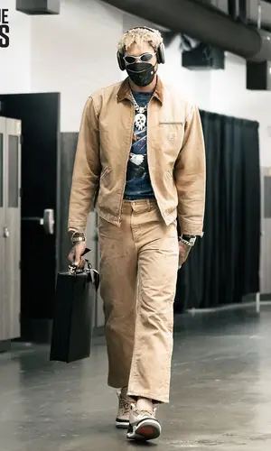 Kelly Oubre Jr wearing Jordan sneakers
