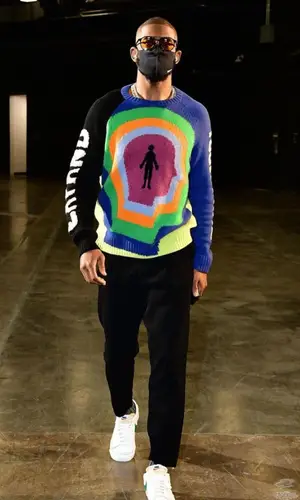Chris Paul’s Outfit in The Elder Statesman Sweater, Nike Sneakers & Illesteva Eyewear (2022)