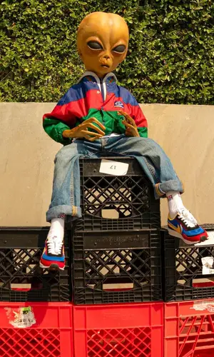 Lil Mayo wearing Levi’s jeans