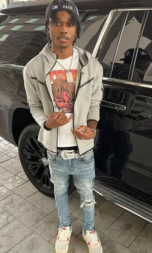 Scorey wearing B.B. Simon belt