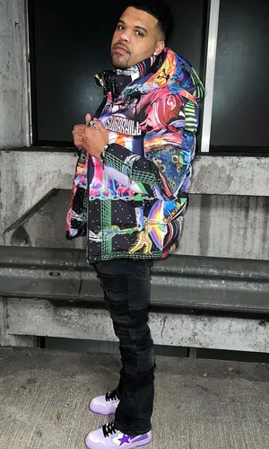 OG 3Three’s Outfit in Sugarhill Jacket, Valabasas Jeans & Bape Sneakers (2022)