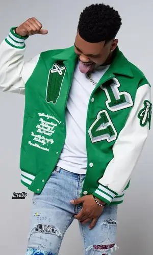 OG 3Three’s Outfit in Louis Vuitton Jacket, Amiri Jeans & Off-White Sneakers (2022)