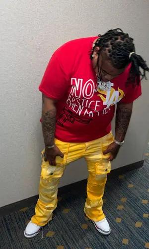 Big Yavo’s Outfit in Valabasas Pants, Jordan Sneakers & Chrome Hearts Cap (2022)