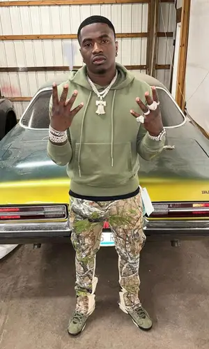 Bankroll Freddie wearing Off-White hoody